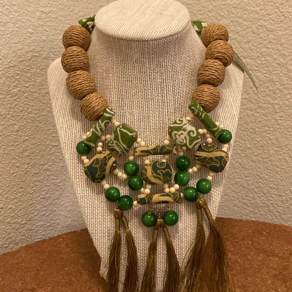 Elizabeth Wahyu Necklace